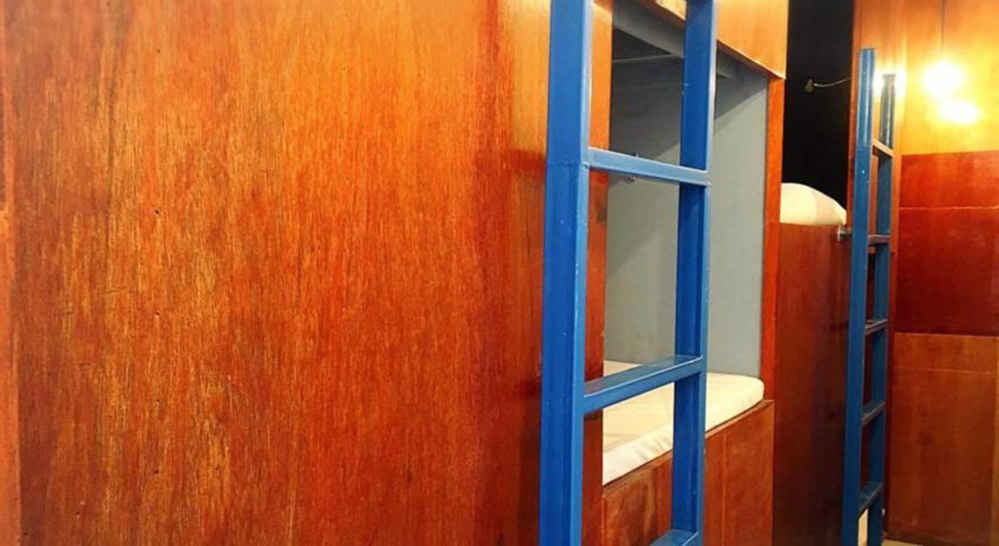 Wire Hostel Patong Ngoại thất bức ảnh